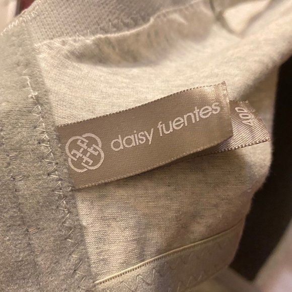 Daisy Fuentes bra - Picture 4 of 4